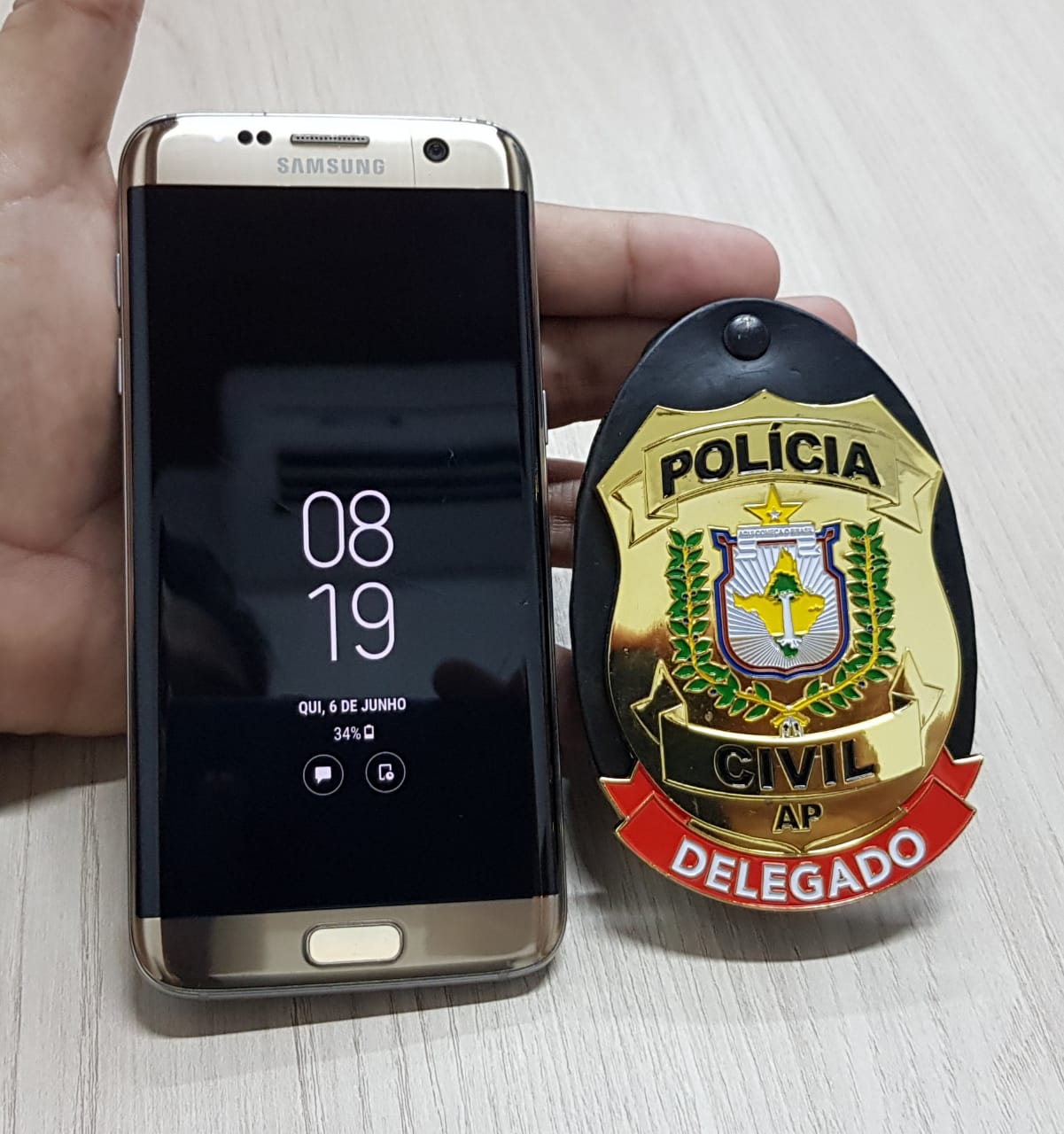 POLÍCIA CIVIL INDICIA MULHER POR INSTALAR APLICATIVO ESPIÃO NO CELULAR DO EX-COMPANHEIRO